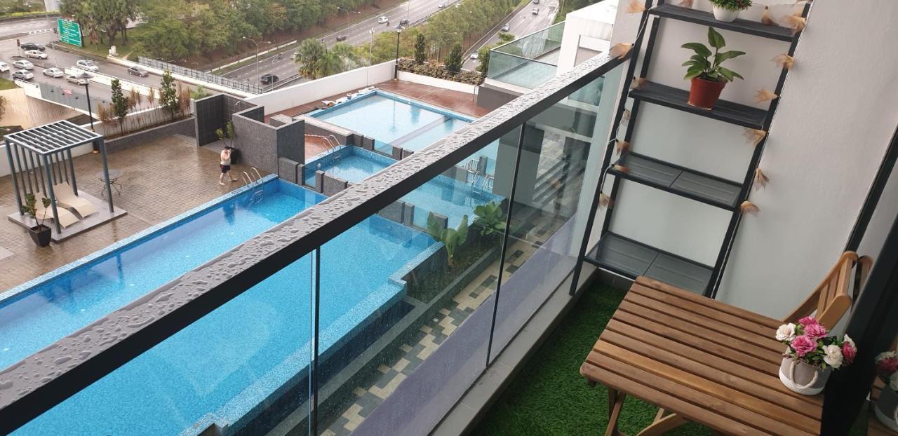 MLH Deluxe Studio Suites @ Landmark Residence Cheras Extérieur photo